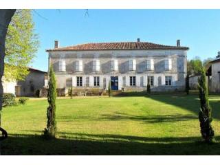 6 bedroom House For Sale: 17500 JONZAC