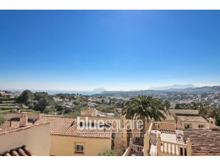Lovely bungalow with stunning views..