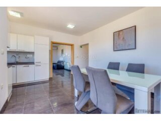 Predivan apartman u prizemlju sa pogledom na more
