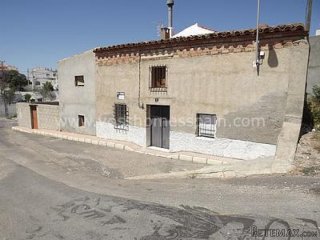 Taberno village with a 50m2 walled, private garden. Walking..