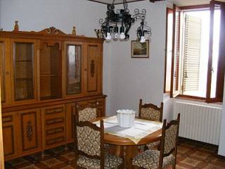 Habitable town house in a fantastic..