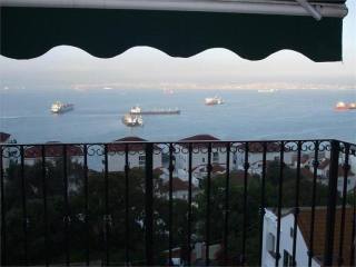 4 bedroom Apartment For Sale: Green..