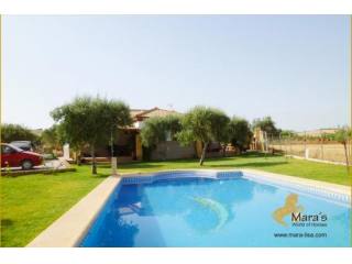 Villa chalet casa con piscina en venta..