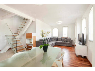 Luxuriously Renovated Apartment 9 Km..