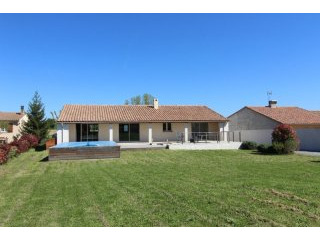 5 Bedrooms - Villa -..