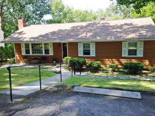 4 bedroom Residence For Sale: White..