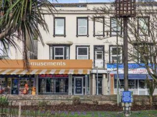 2 bedroom, Flat house for sale