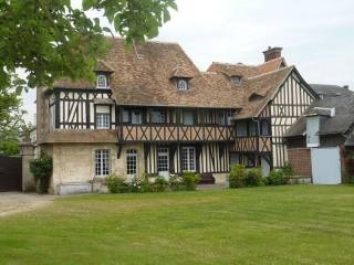Manoir Dating Back to 17th Century