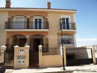 Very spacious and luxurious end of row, duplex property..