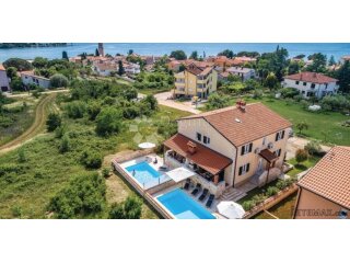 Umag okolica, prekrasna dvojna kuća 300 metara od mora!