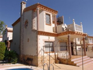 3 Bedrooms - Villa - Alicante - For Sale