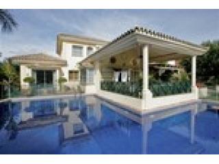 5 Bedrooms - Villa - Malaga - For Sale