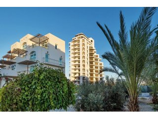 West Coast Bay Tower Penthouse 11th..