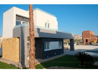 4 Bedrooms - Villa - Alicante - For Sale