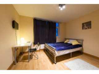 Single with double bed near Maida Vale..