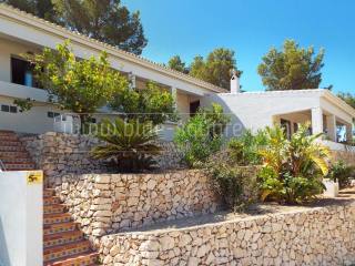 Fantastic 4 bedroom villa on Don Cayo..