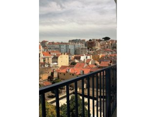 Lisbon T2 Apartment with Amazing City..