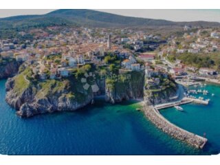 KUĆA SA OKUĆNICOM I POGLEDOM NA MORE