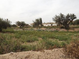 3 bed village / country house of approx 200m2 which is..