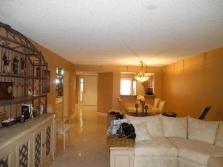 7461 Glendevon Lane #303, Delray Beach..
