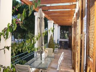FANTASTIC 2 BEDROOM FIRST FLOOR..