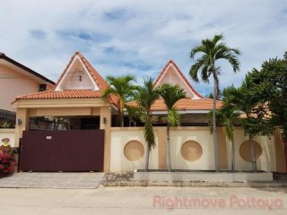 3 Bedroom House for sale in Pattaya -..
