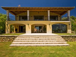 Perfect villa with lovely views in..