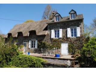 Stunning Thatched Cottage on Rural Idyll