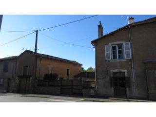 Townhouse in Montmorillon with..