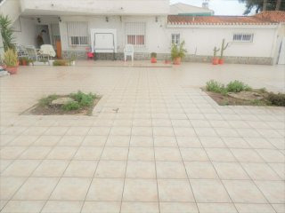 Very Spacious Bungalow In Fantastic..