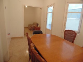 2 bedroom, 1 bathroom Apartment, (build..