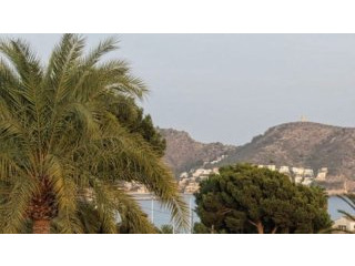 3 Bedroom 1 Bathroom Sea view apartment..