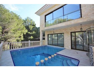4 Bedroom 3 Bathroom Villa In Dehesa De..