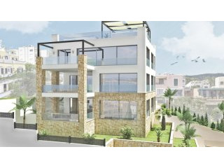 Fantastic Garden Apartment In A Luxury..
