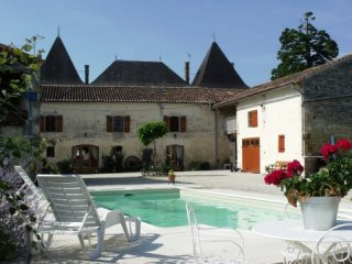 Character Stone House With Garden..