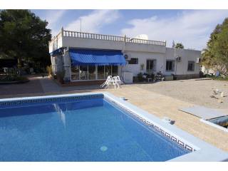 4 bedroom, 3 bathroom Finca / Country..