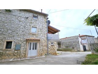 Istra, Brtonigla, autohtona kuća u nizu
