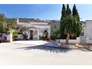 Beautiful spacious 3 bedroom bungalow