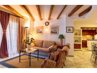 3 Bedroom 2 Bathroom Apartment In..