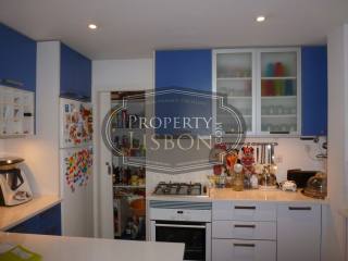 T4 Lisbon Apartment for Sale, Estrela