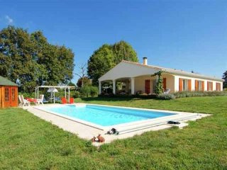 Comfortable 3 Bed Villa With Pool In..