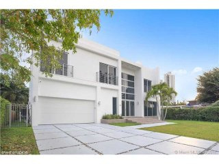 5 bedroom House For Sale: 255 189th Ter