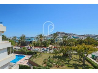 Lovely apartment in first line of the..