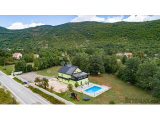 ŠTIKADA-KUĆA ZA ODMOR S BAZENOM