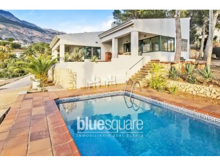 3-Bedroom Villa with a studio