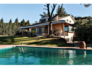 5 Bedrooms - Villa - For Sale