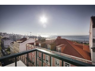 4 Bed Stunning Apartment in Estrela..