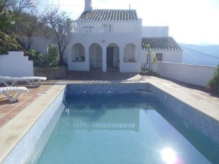 3 bedroom, 2 bathroom Finca/Country..