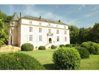 Proud Perigordine Chateau, Perigueux..