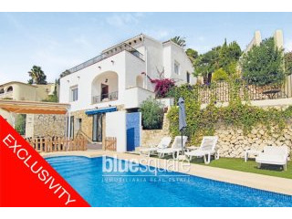 8 Bedroom 5 Bathroom Villa with Amazing..